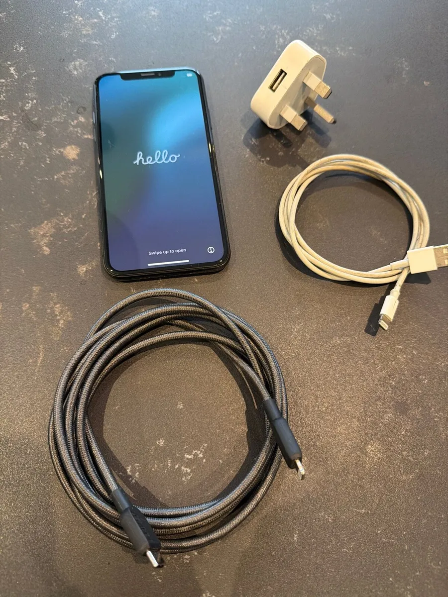 Apple iPhone Xs 64gb - Image 1