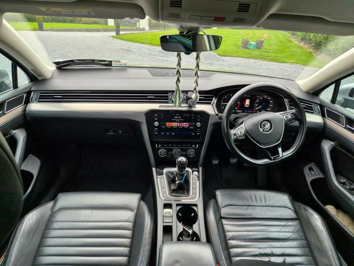 191 Volkswagen Passat Highline - Image 4