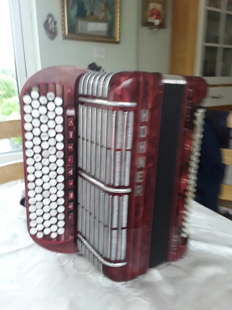 Hohner morino five row accordion - Image 1
