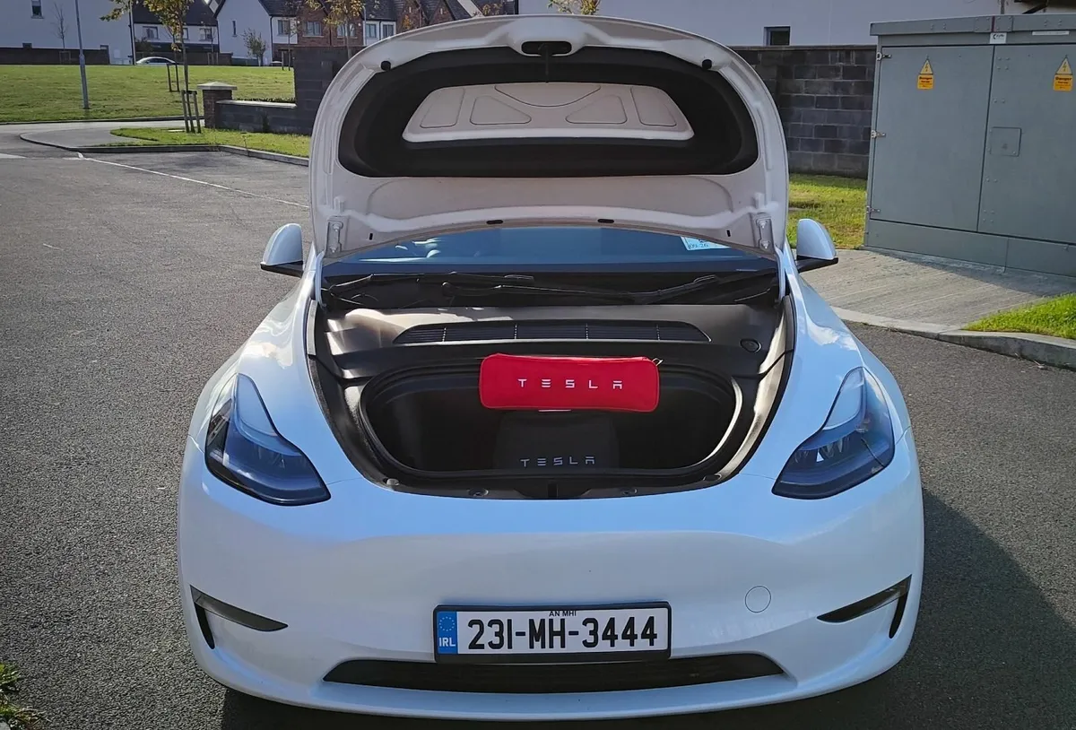 Tesla Model Y 2023 Awd Long Range - Image 3