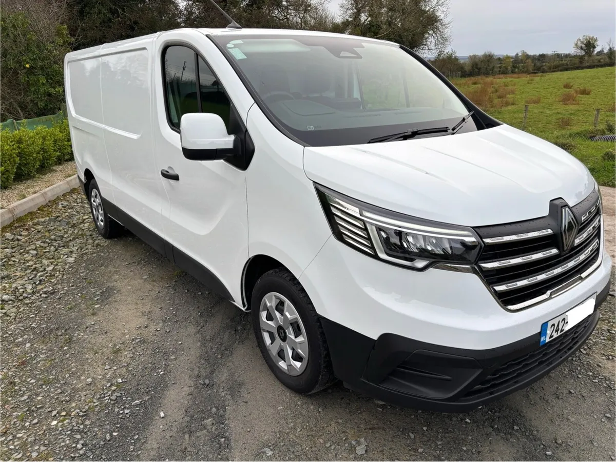 242 Renault Trafic 2024 - Image 1