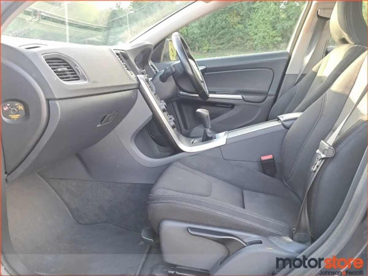 Volvo V60 D3 150bhp SE (one Year Warranty / AA Me - Image 4