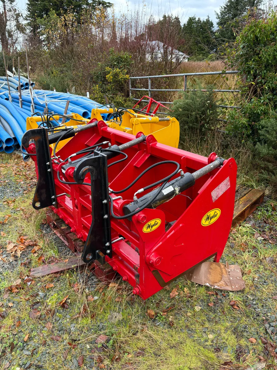 New Wylie Shear Grab 1.9MTR/6'3 c/w Brackets - Image 1