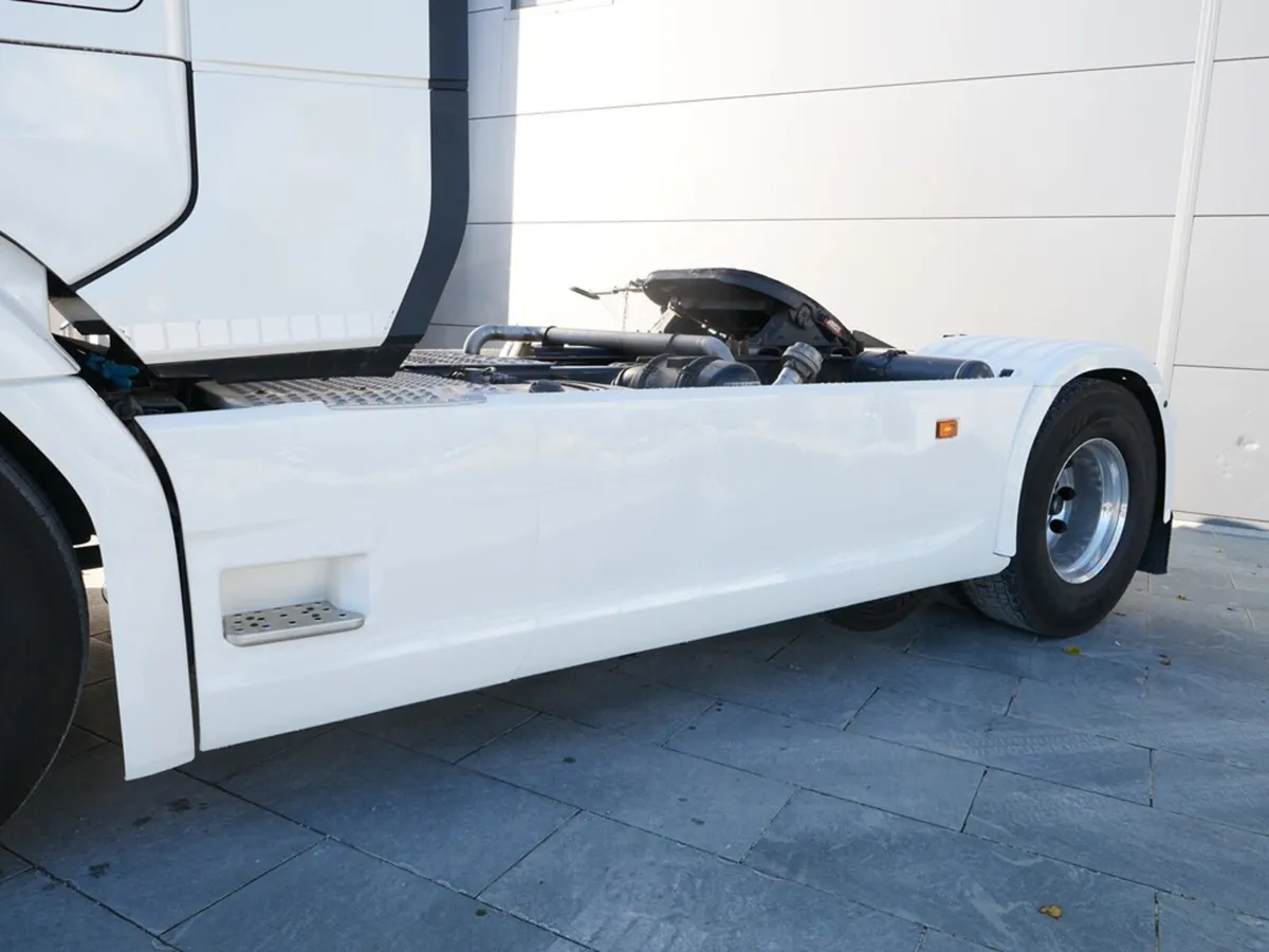 Scania S500 N/G High  6x2 Midlift auto gearbox - Image 4