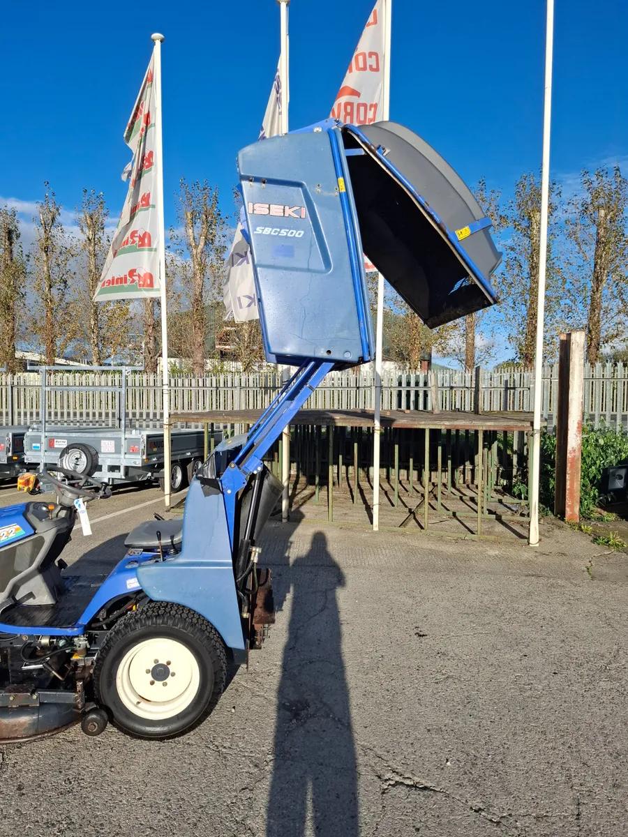 Iseki SGR22 High Dump Mower - Image 3
