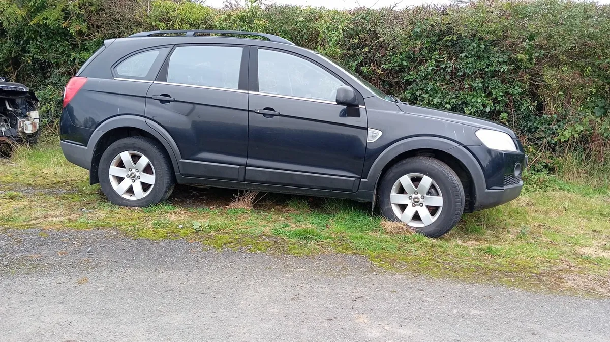 Chevrolet Captiva 2010 - Image 2