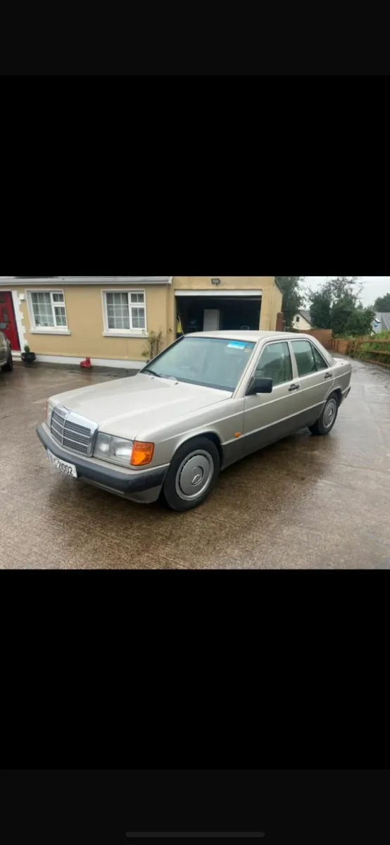 Mercedes Benz 190E - Image 1