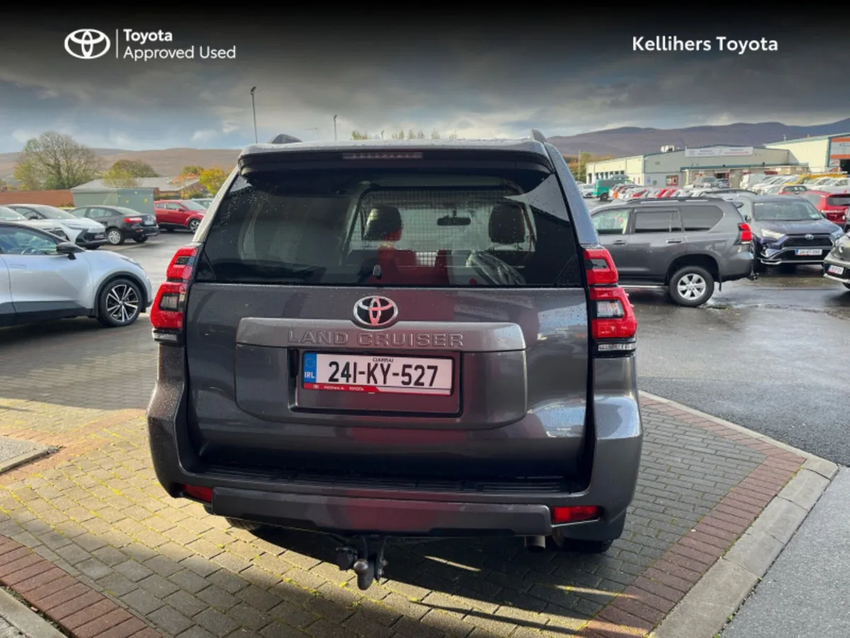 Toyota Land Cruiser LWB COMM A/T - Image 4