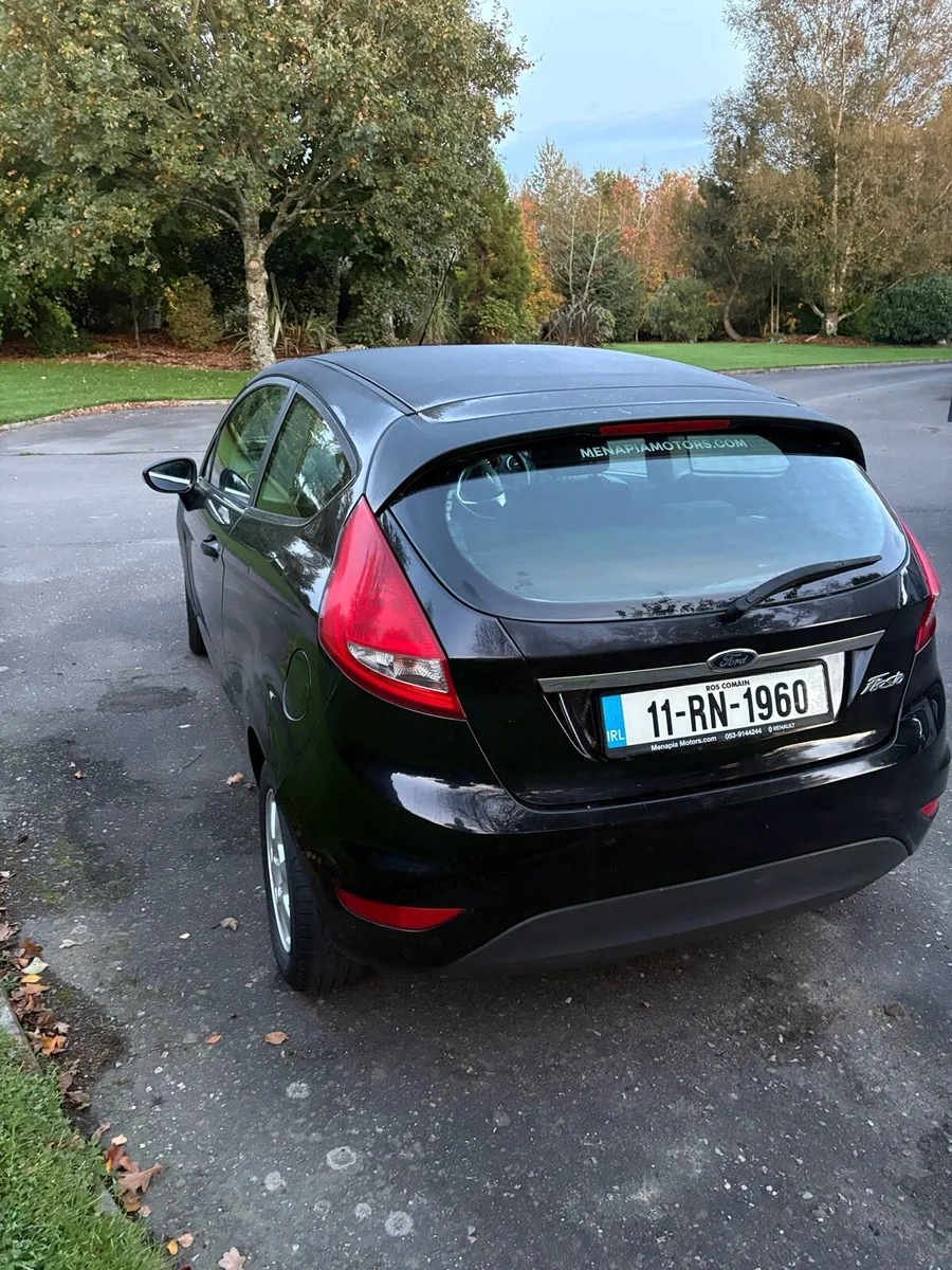 2011 Ford Fiesta 1.6 Titanium - Image 2