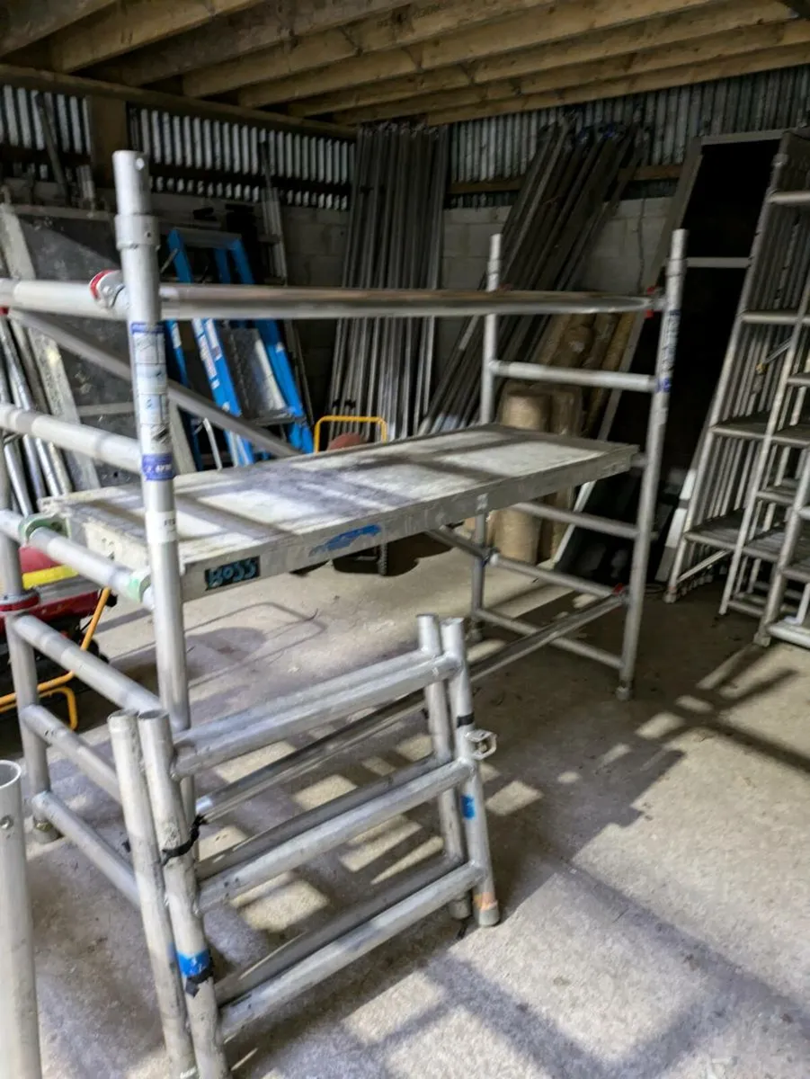 Scaffolding tower - Image 1