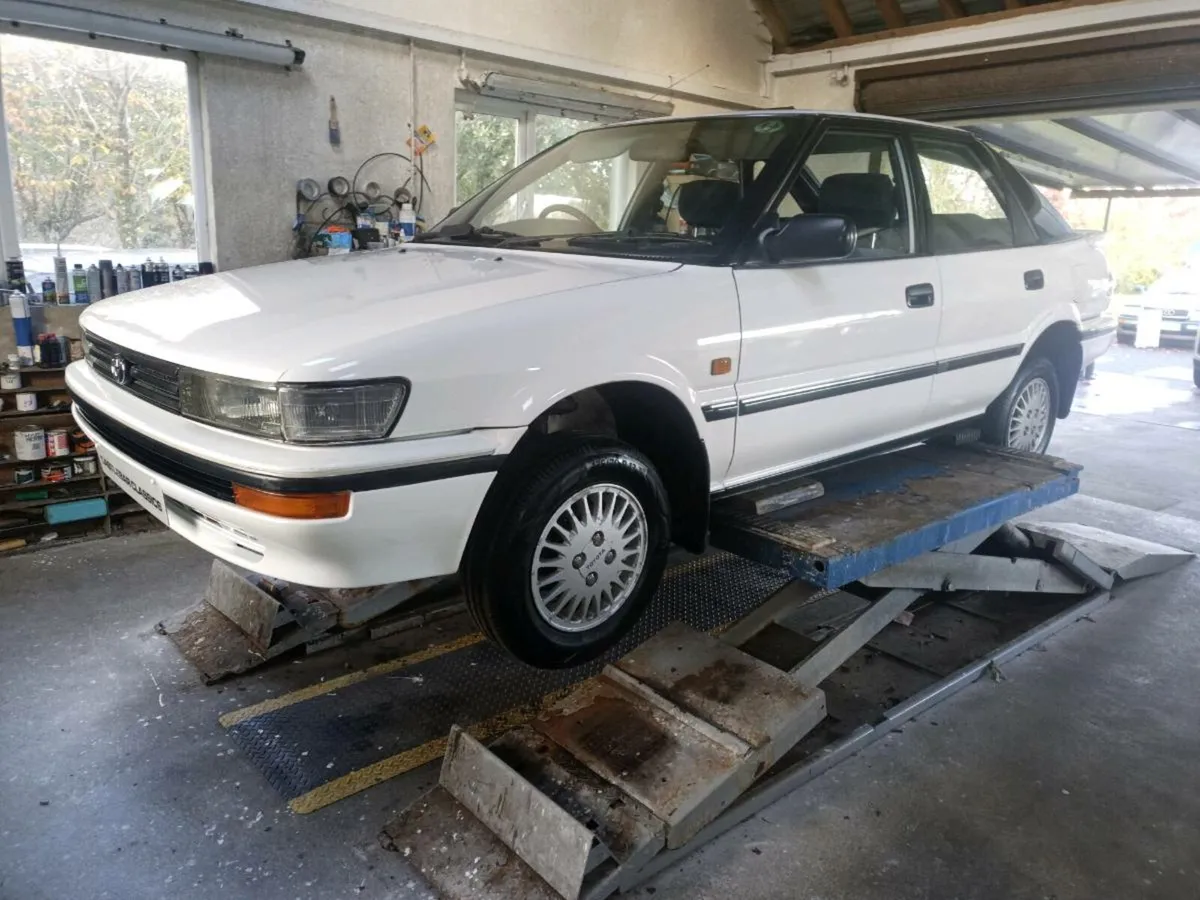 Toyota sprinter.  Executive - Image 1