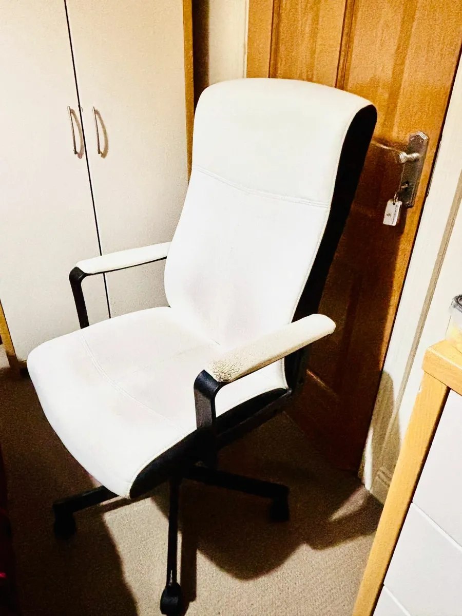 MILLBERGET Office Chair & JYSK Desk ASTRUP 40x60 - Image 1