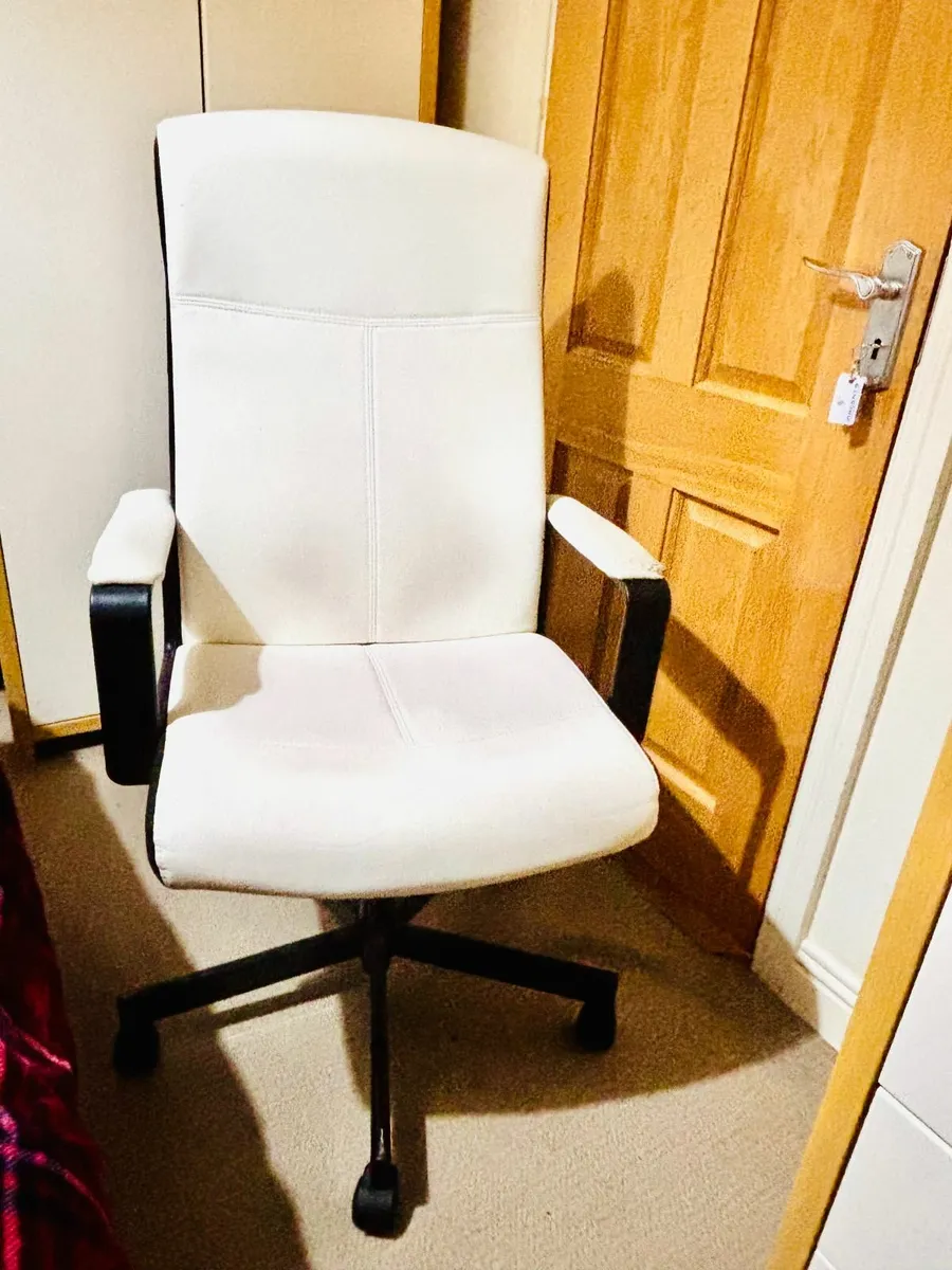 MILLBERGET Office Chair & JYSK Desk ASTRUP 40x60 - Image 2