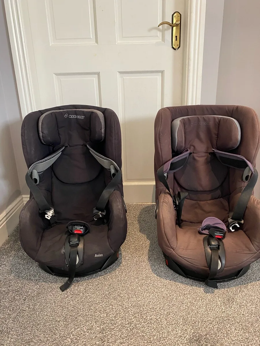 Car seats - Image 1