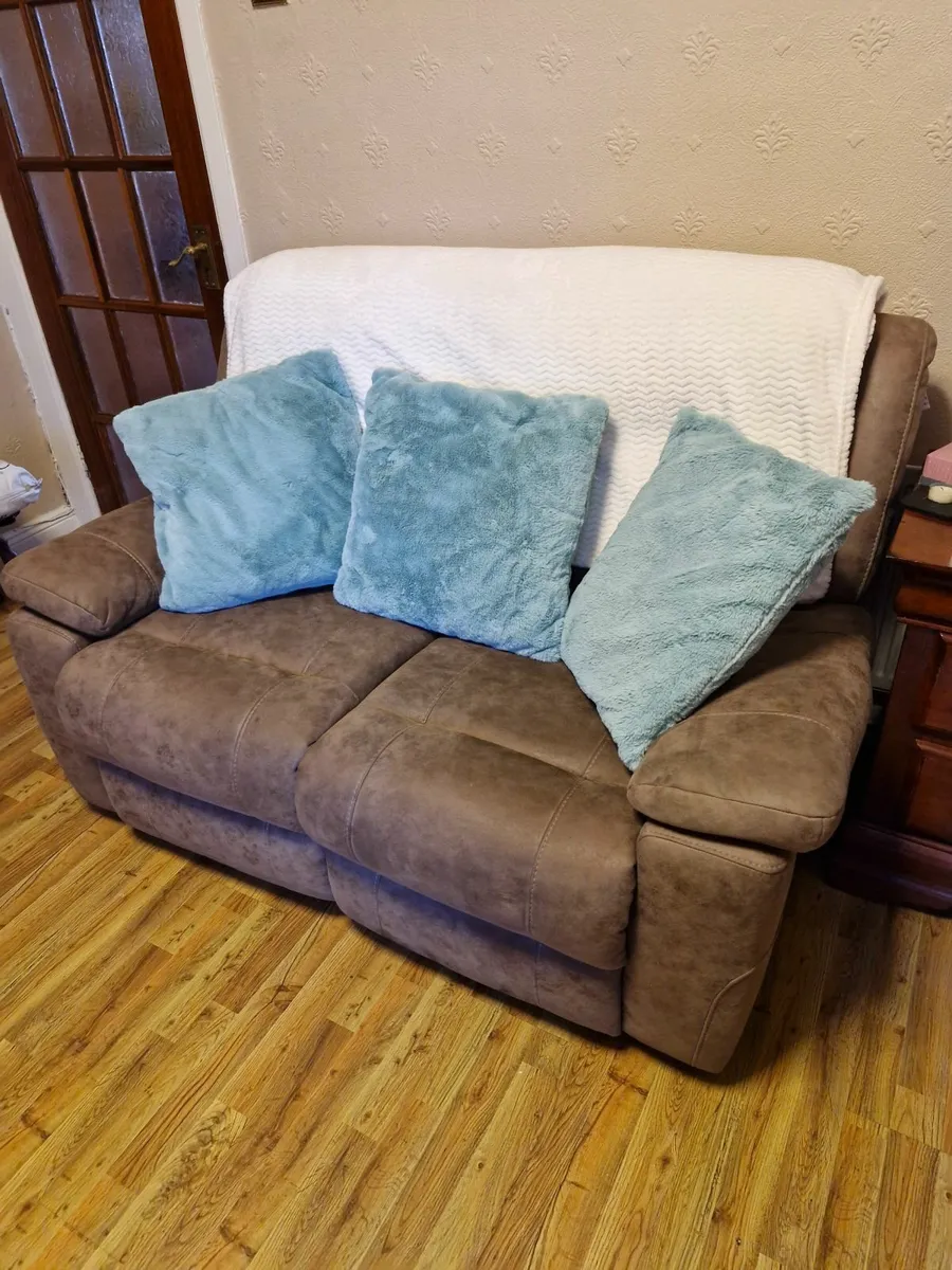 2+1+1 Recliner Suite - Image 3