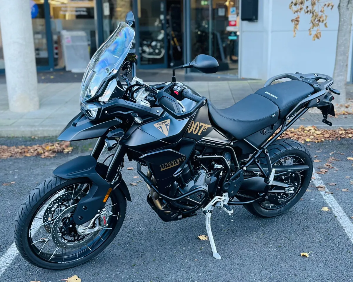 JAMES BOND EDITION TIGER 900 GT PRO RALLY - Image 3