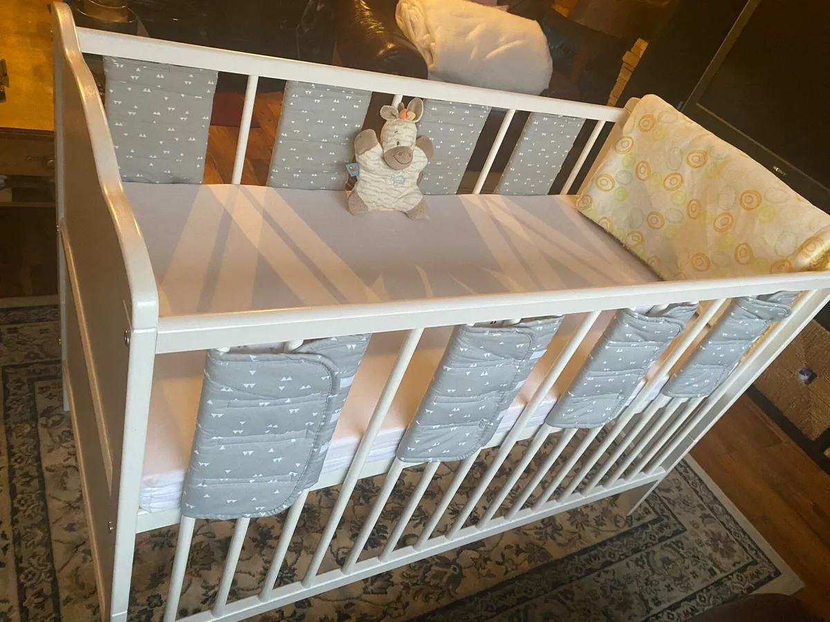 Child’s cot - Image 1