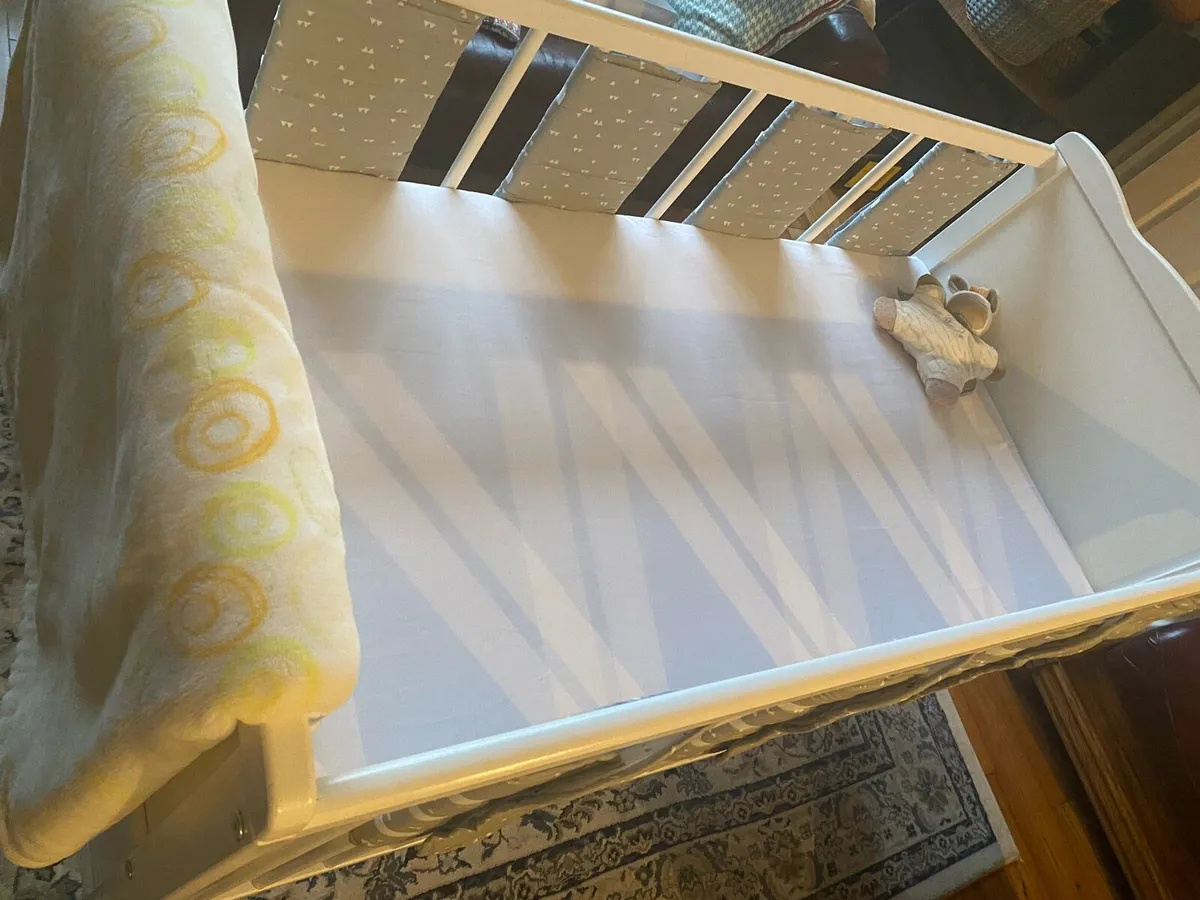 Child’s cot - Image 4