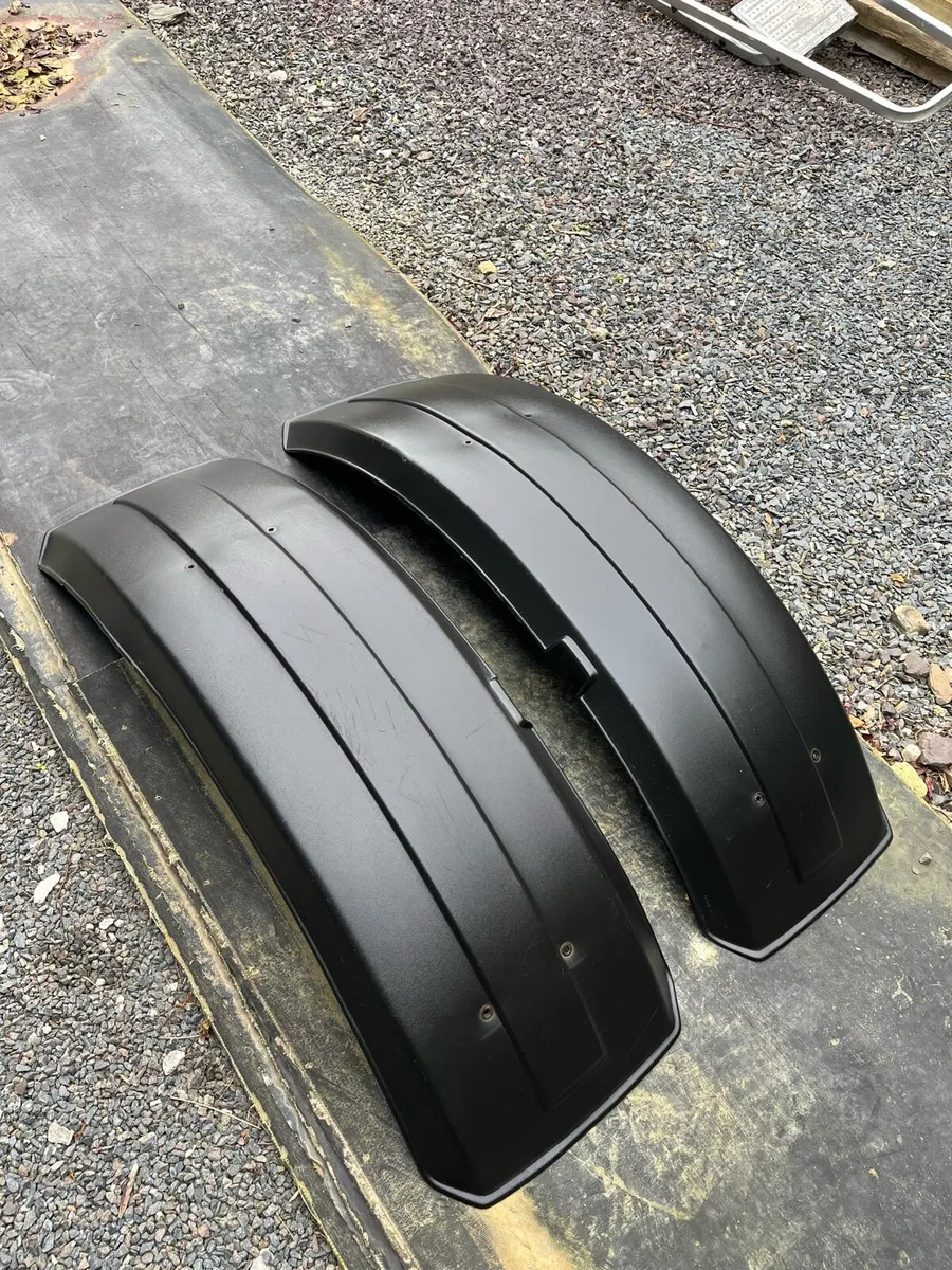 Valtra front mudguards skins - Image 1