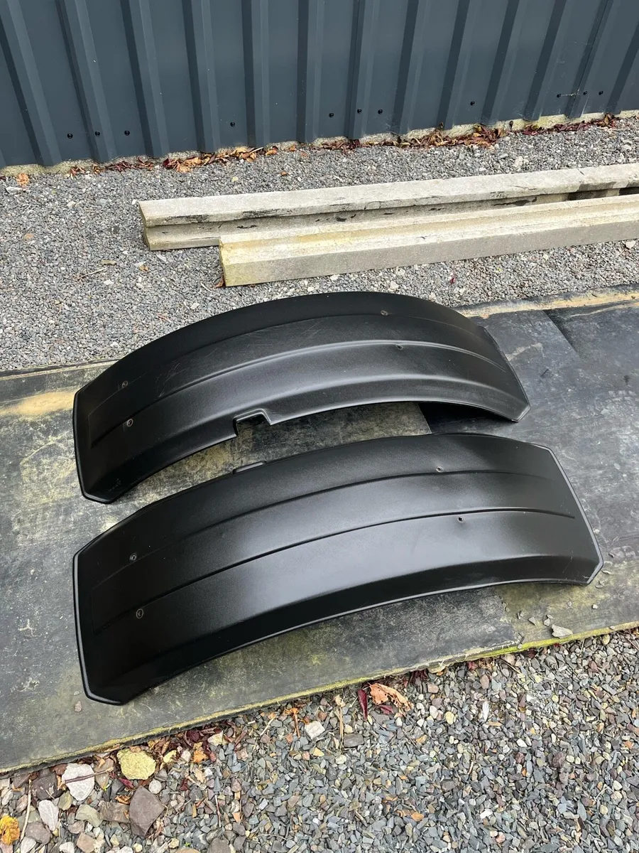 Valtra front mudguards skins - Image 2