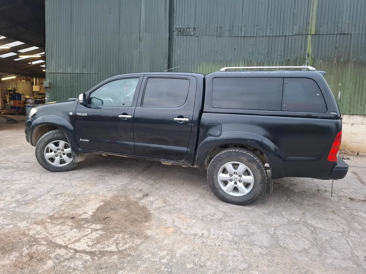 Toyota Hilux 2010 - Image 1