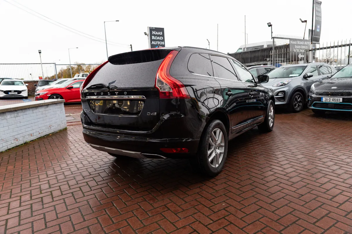 VOLVO XC60 2.0D4 SE LUXURY 5DR ESTATE AUTOMATIC // - Image 3