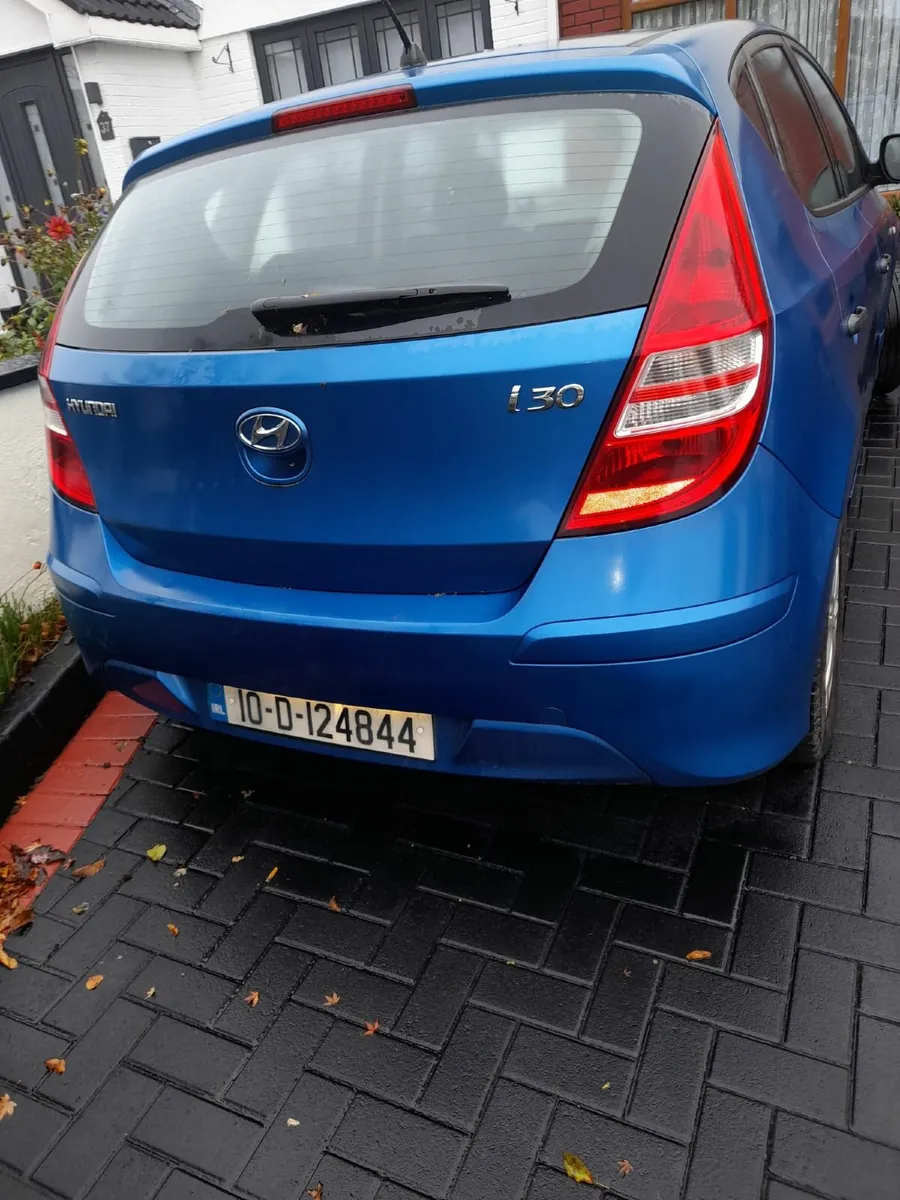 Hyundai i30 2010 - Image 2