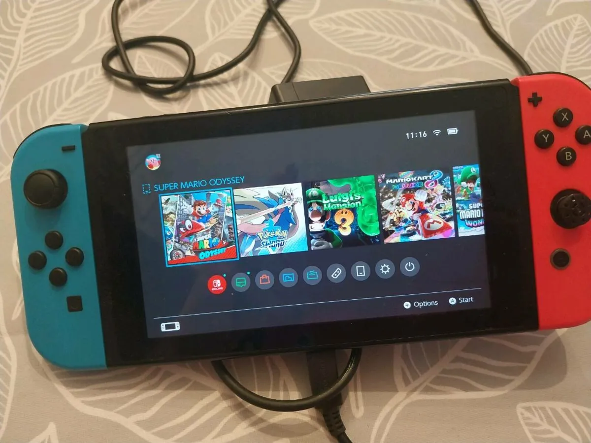 Nintendo switch - Image 1