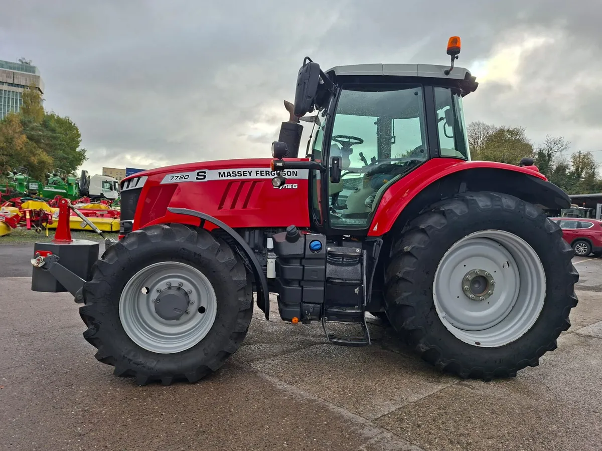 Massey Ferguson 7720S - Image 1