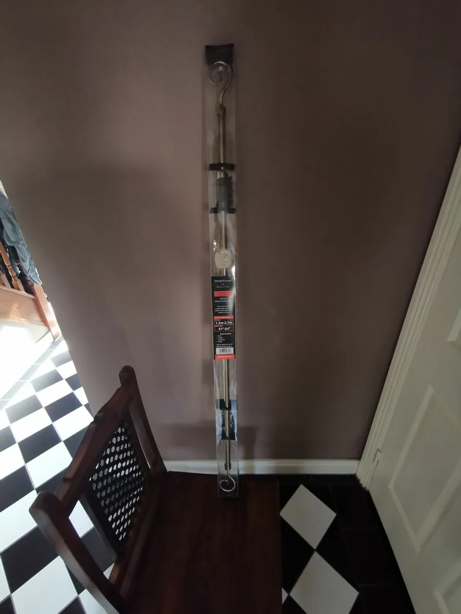 Metal Curtain - Image 4