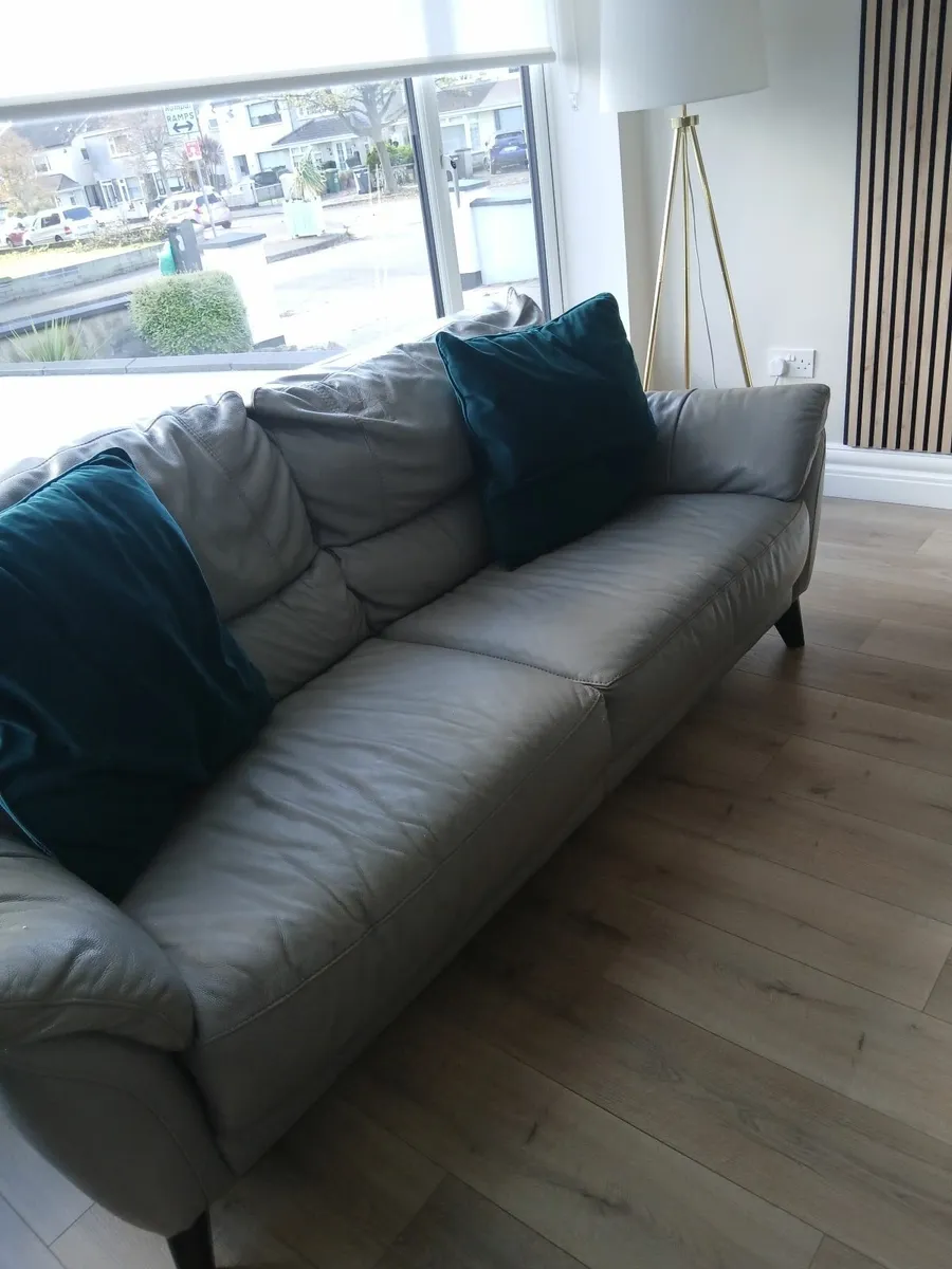 Sofa - Image 4