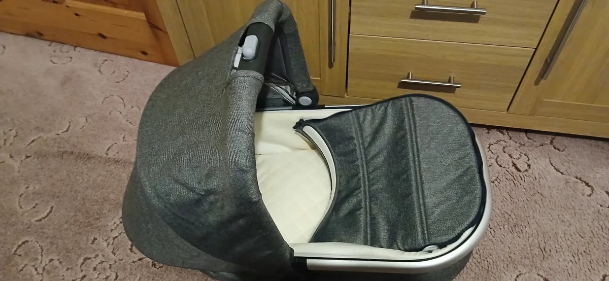 Uppababy Vista Buggy & Bassinet - Image 2