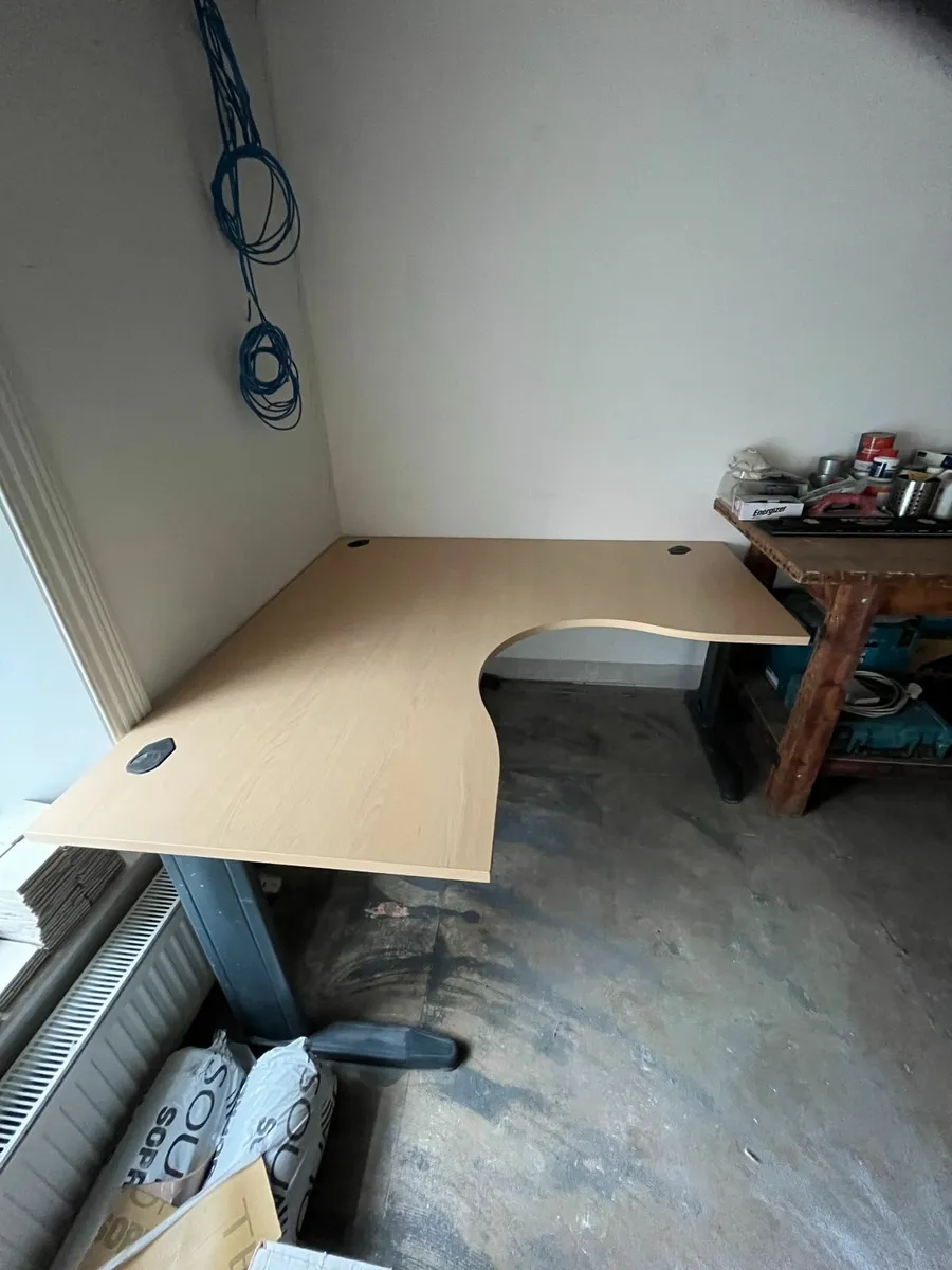 office desk - Image 1
