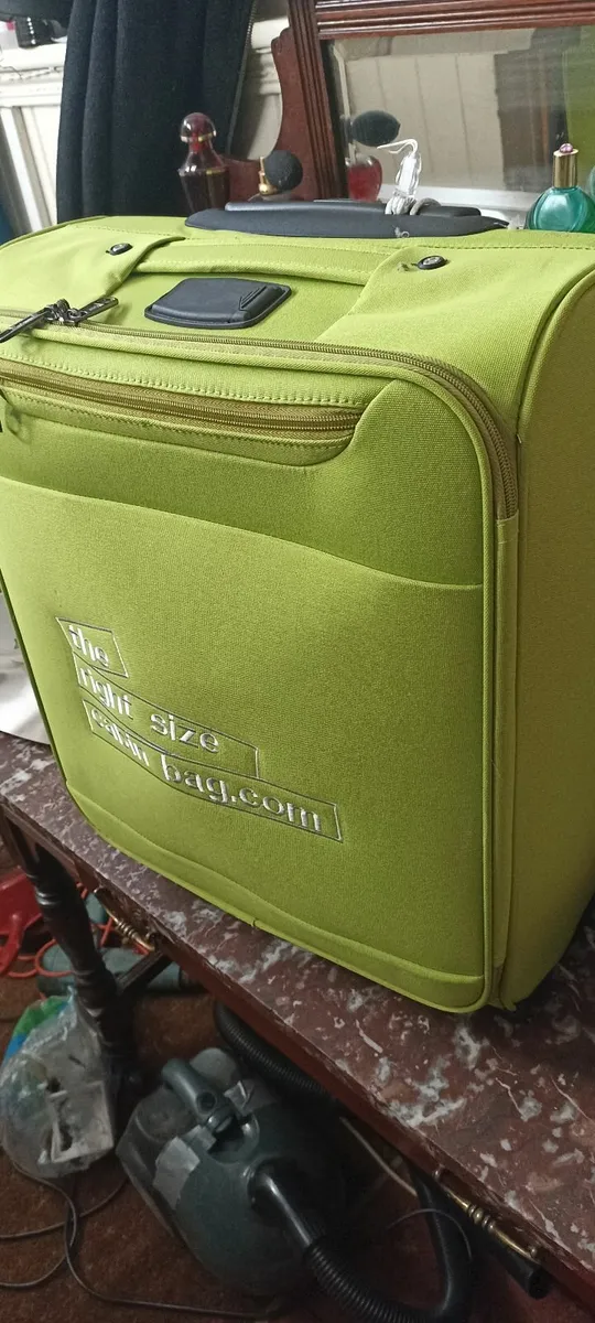 Suitcase/Travel Bag - Image 4