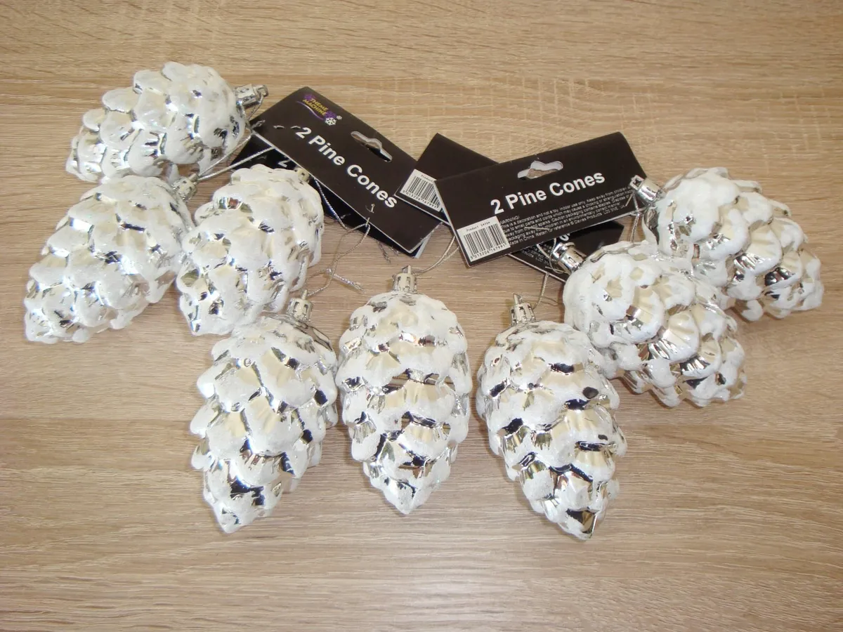 Silver and white pinecones Christmas - NEW - Image 1
