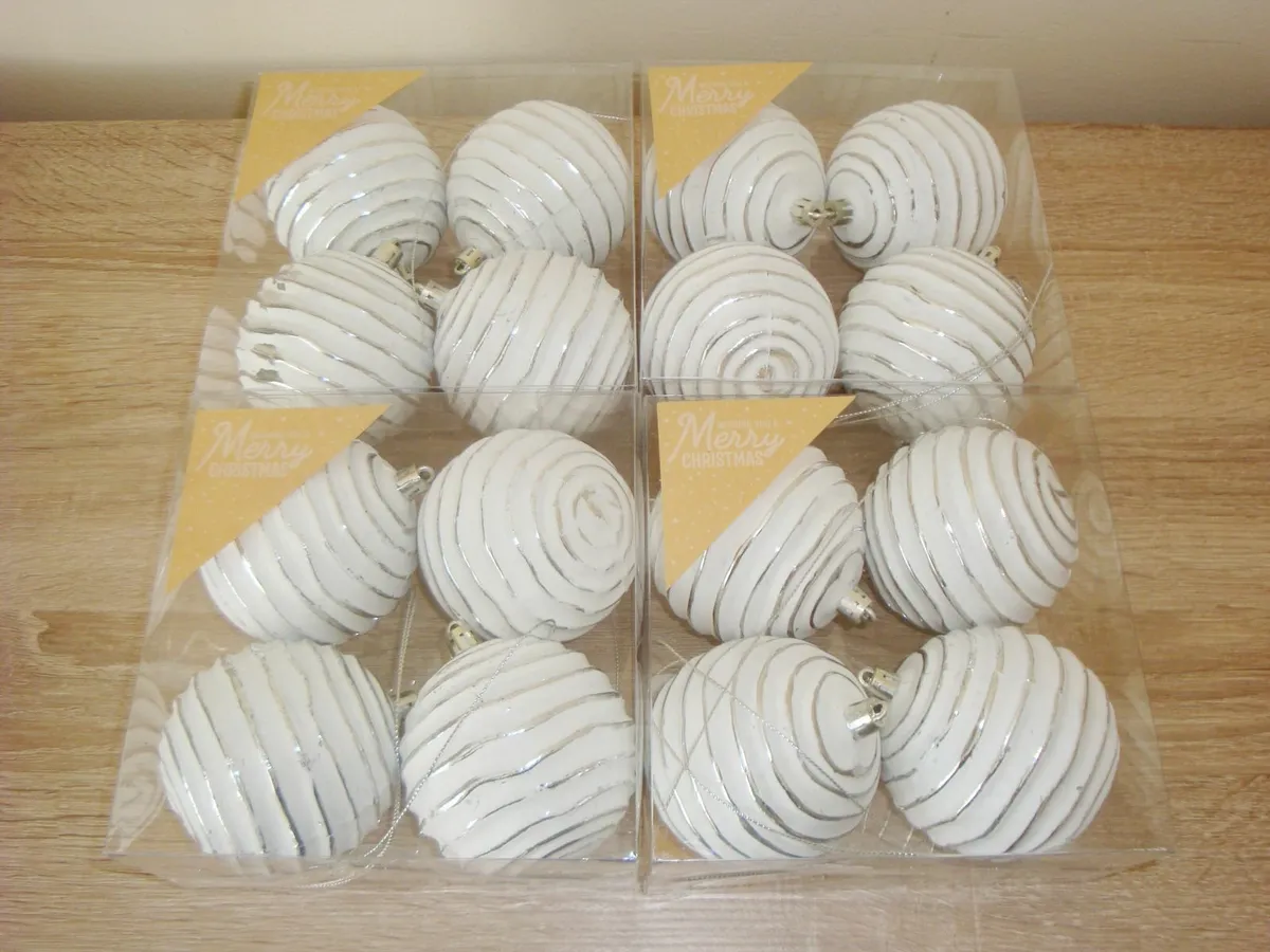 White and silver swirl round baubles 8cm- NEW - Image 1