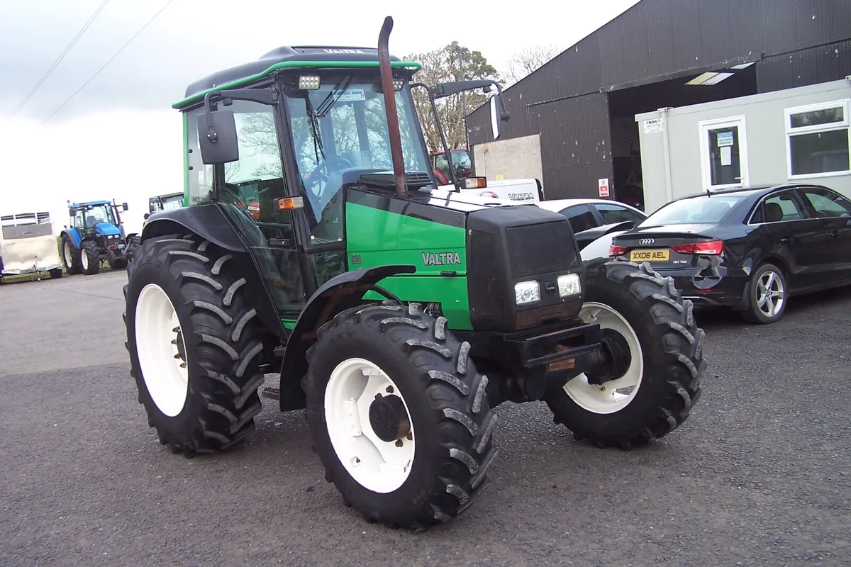 2000 Valtra 900 - Image 2