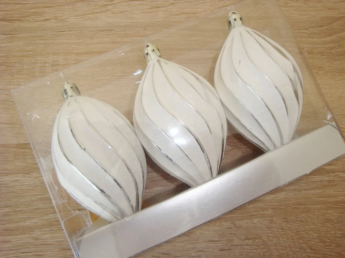 White silver droplet bauble 10cm Christmas - Image 2