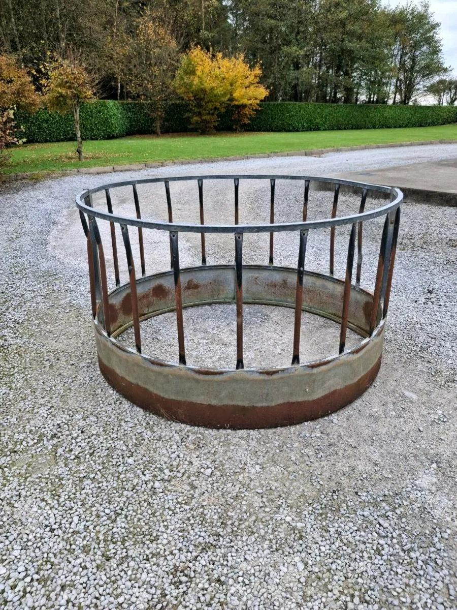 Sheep round feeder - Image 1
