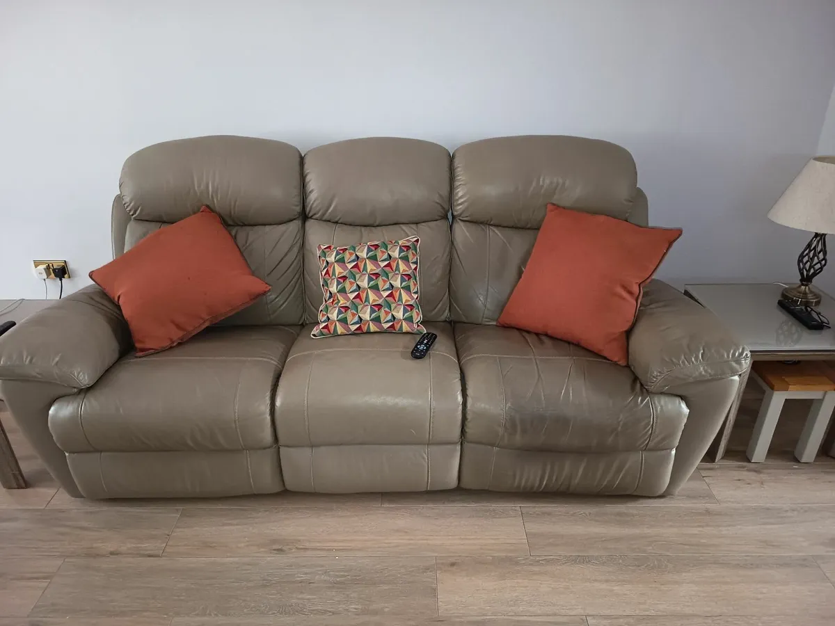 Leather sofa - Image 3