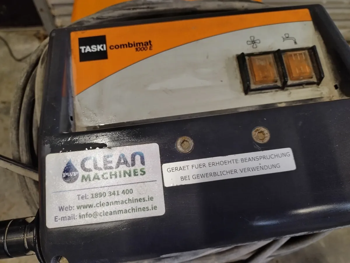Floor cleaner - Image 1