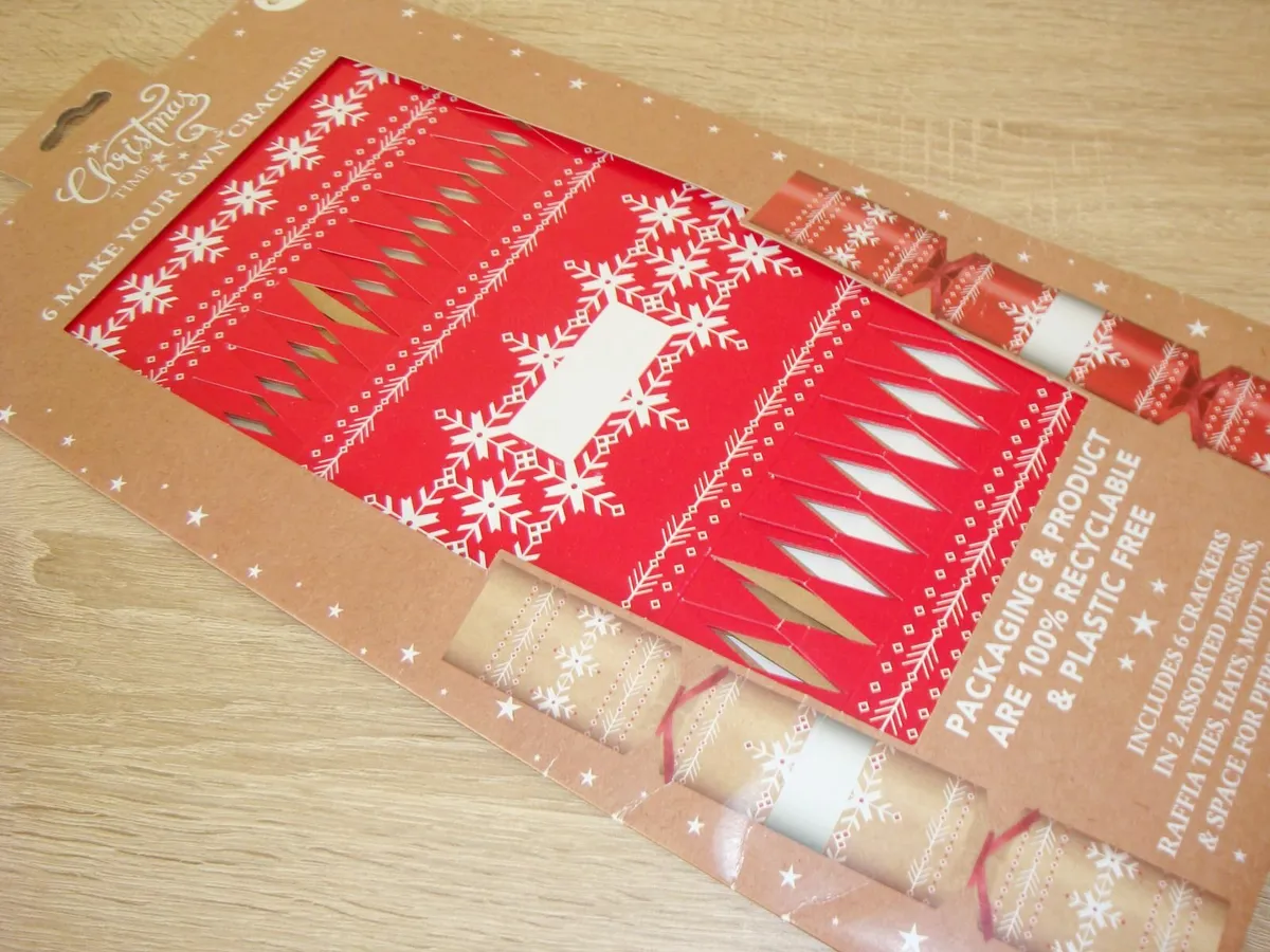 Make your own Christmas crackers kit - Image 1