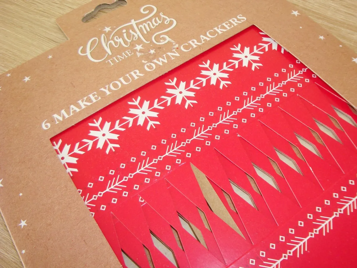 Make your own Christmas crackers kit - Image 3