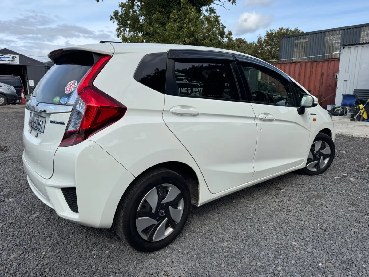 Honda Fit Hybrid Automatic - Image 4