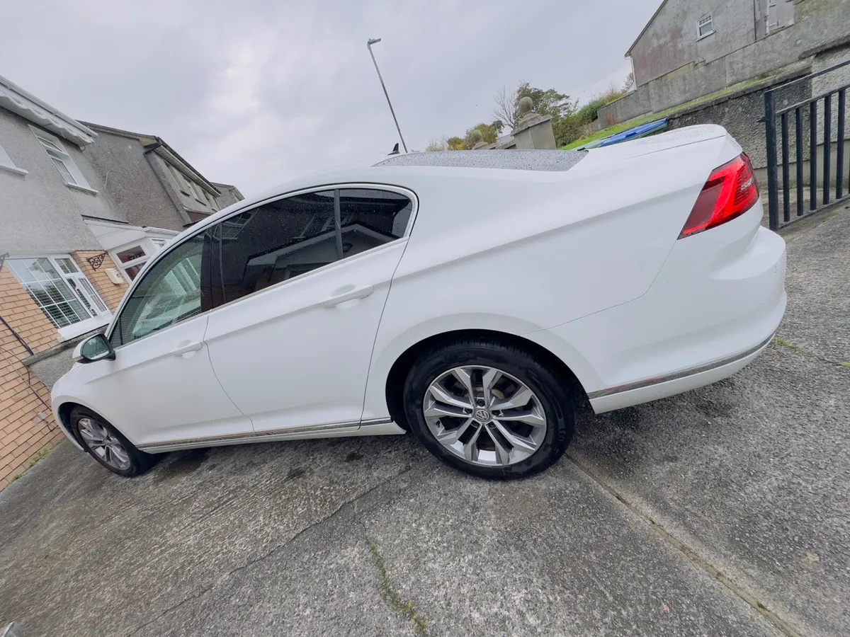 Volkswagen Passat Highline 2016 - TSI BlueMotion - Image 4
