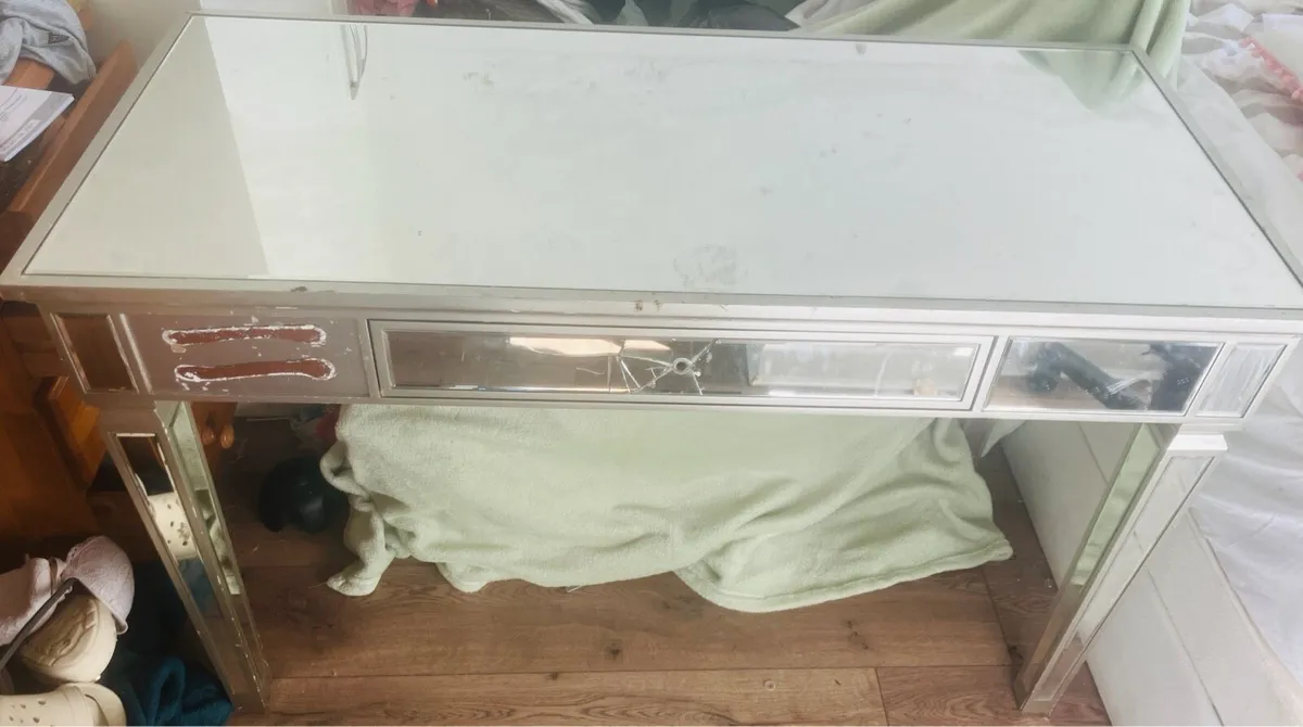 Mirror Dressing table Large FREE - Image 1
