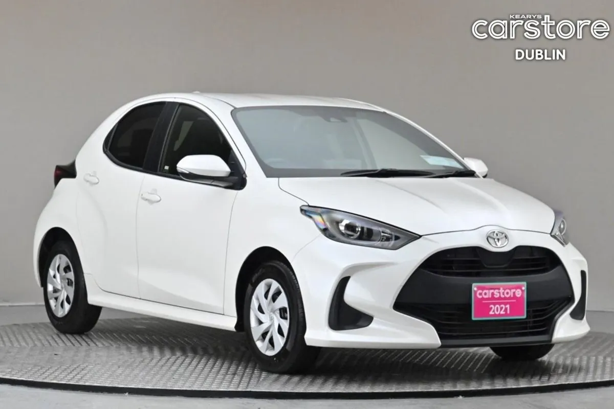 Toyota Yaris 1.0 Auto Petrol  9 android Car Playe - Image 1