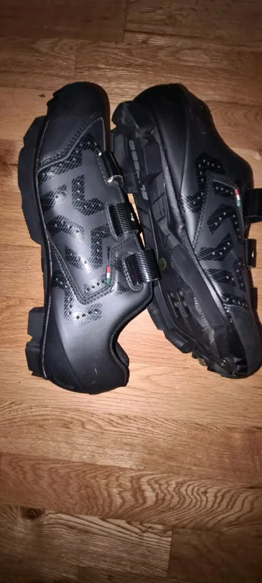 Gaerne cycling shoes - Image 1