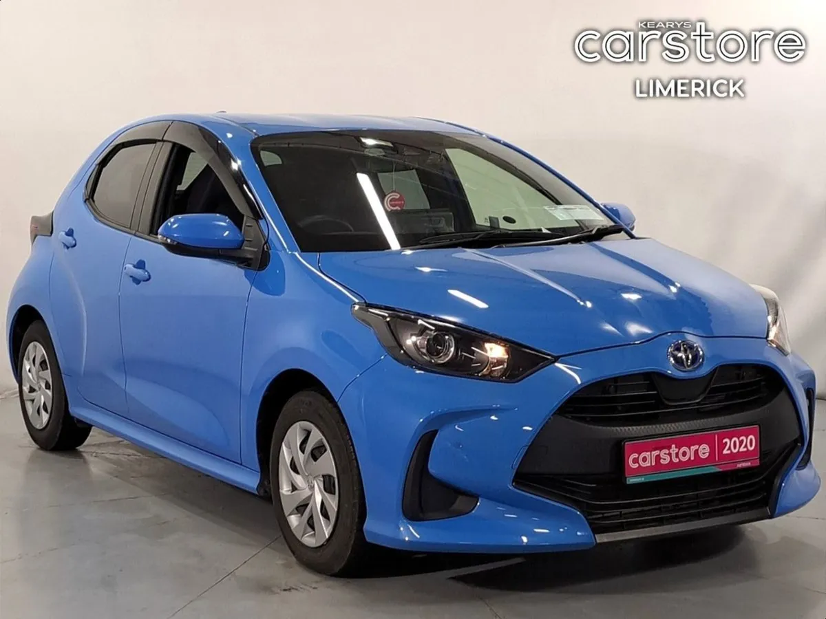 Toyota Yaris Luna 1.5 Hybird - Image 1
