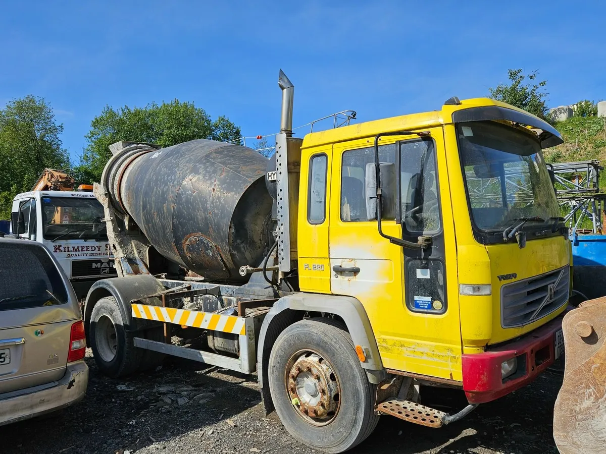 Volvo FL220 2003 - Image 1